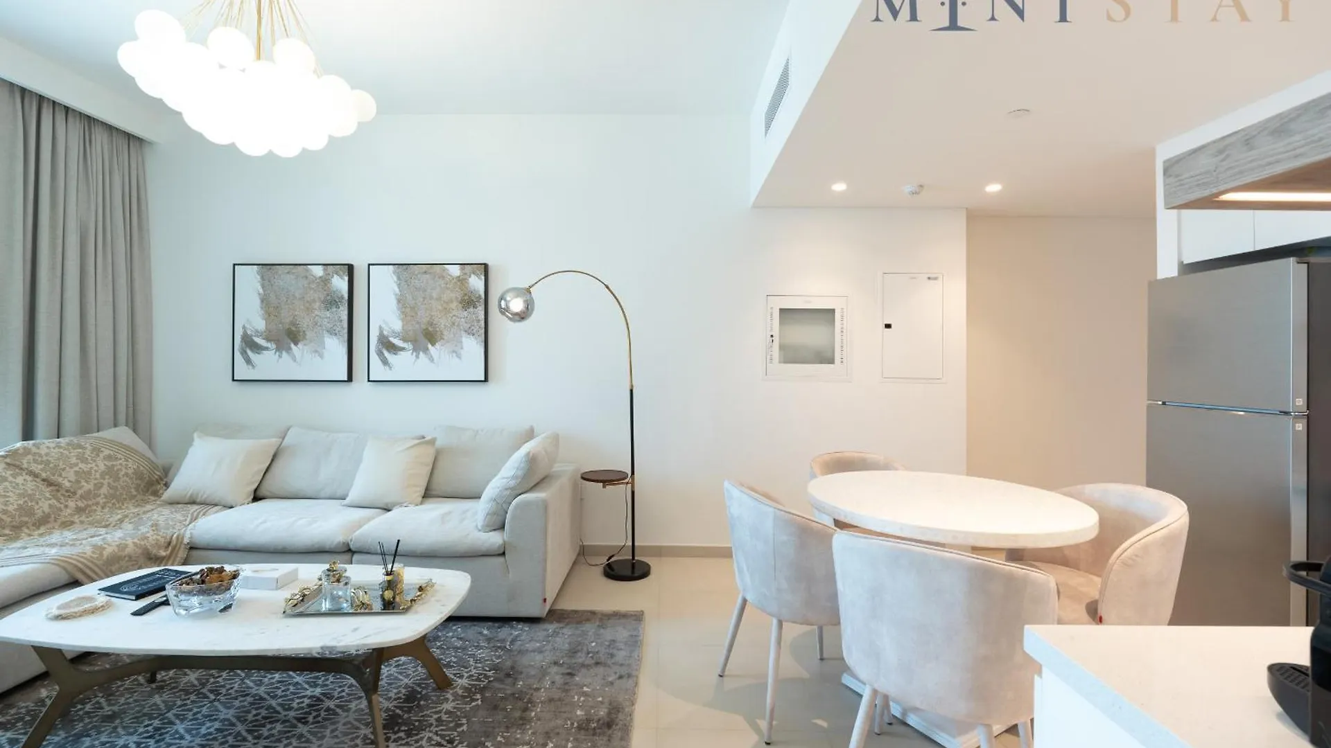 Downtown Views II City View, Downtown Dubai - Mint Stay Apartment