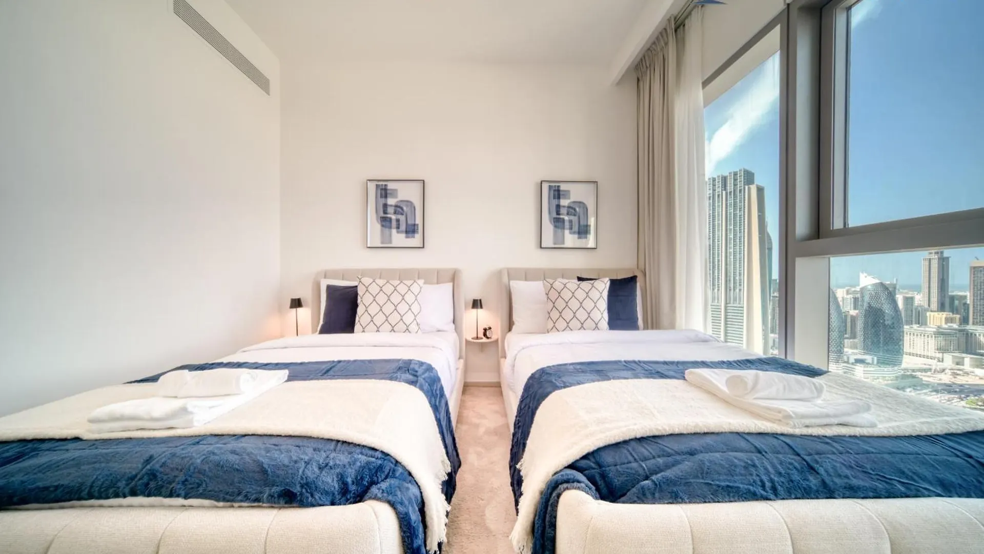 Downtown Views II City View, Downtown Dubai - Mint Stay Apartment