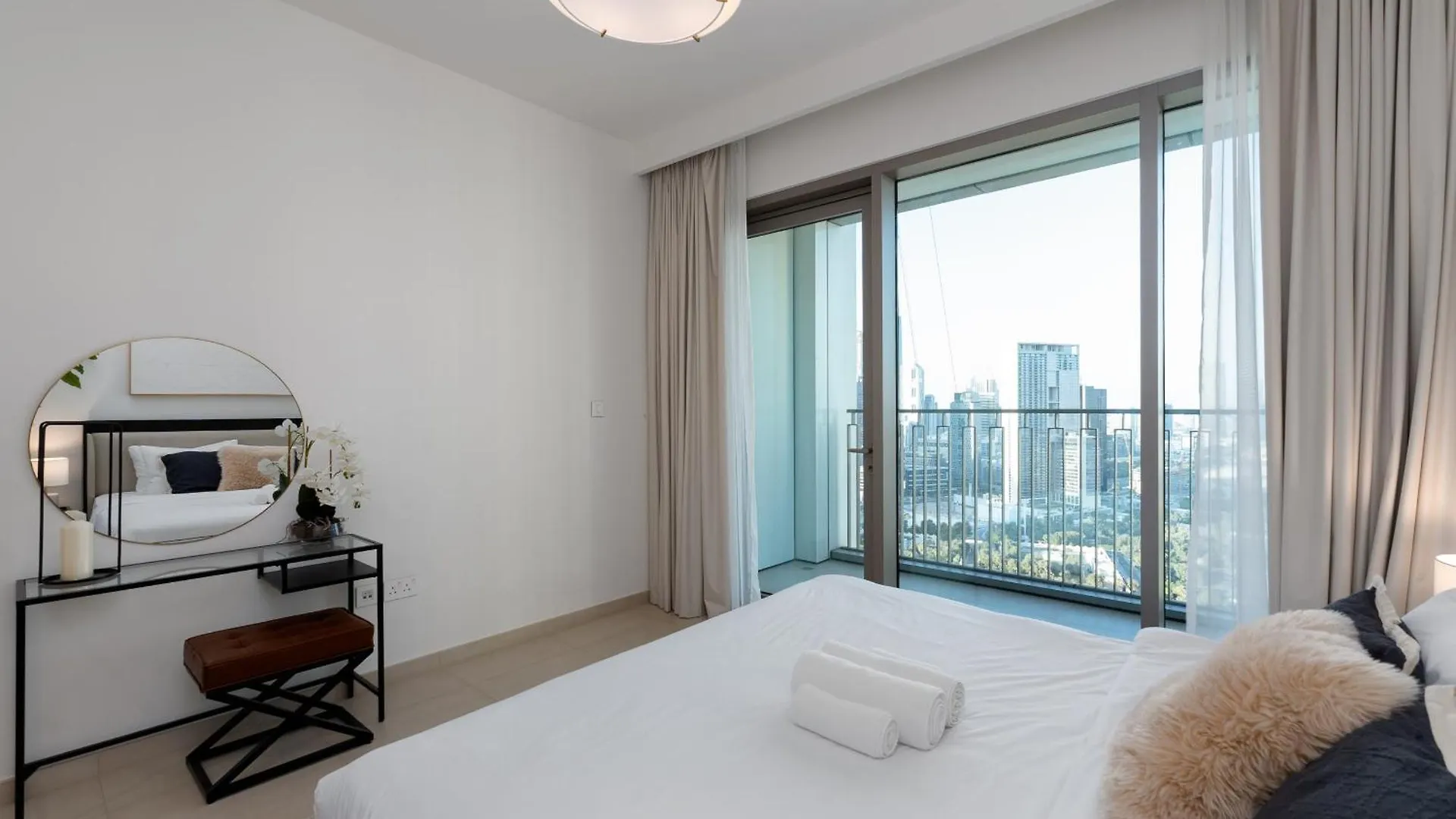 Apartment Downtown Views II City View, Downtown Dubai - Mint Stay